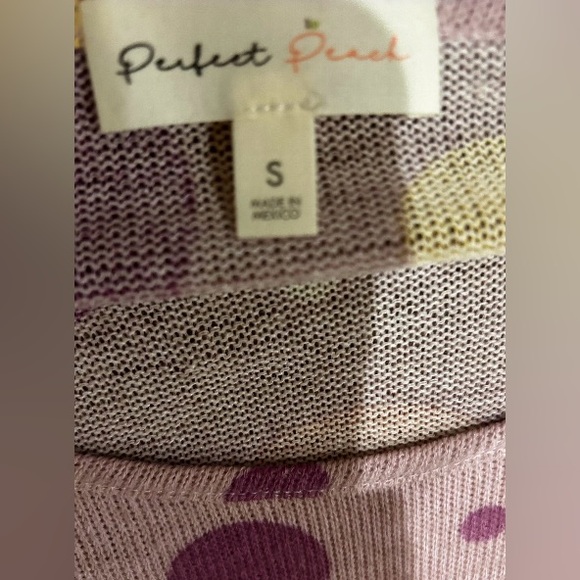 Perfect Peach Flowy large polka dot top. - Picture 4 of 4